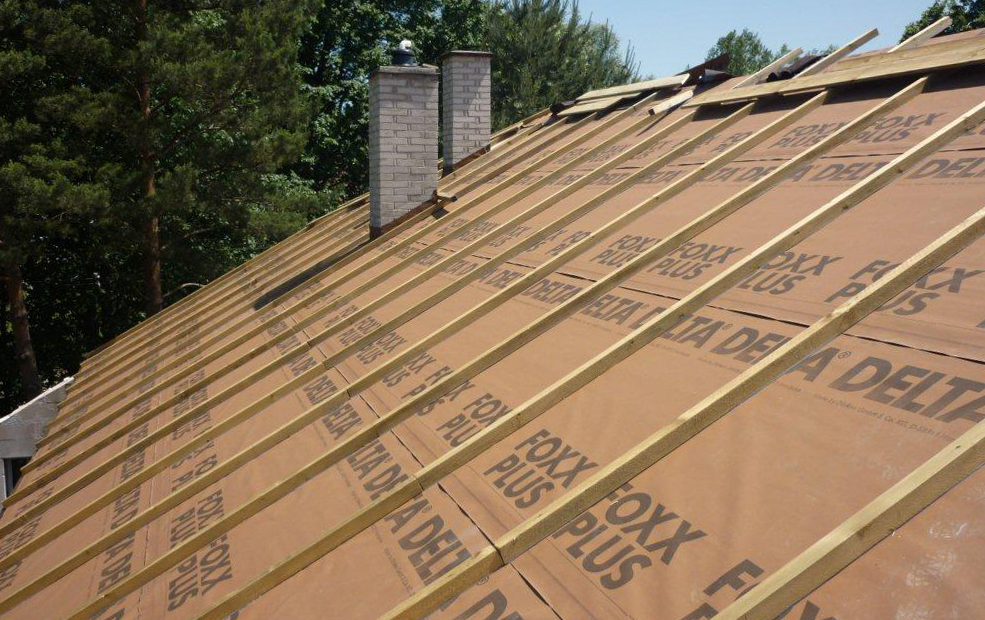 Rekonstrukce střechy a realizace vodotěsného podstřeší DELTA®-FOXX