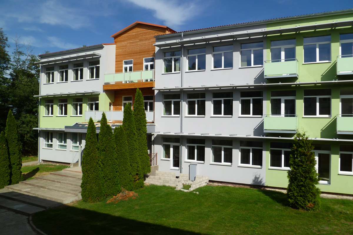 Přestavba bývalé základní školy na pasivní bytový dům