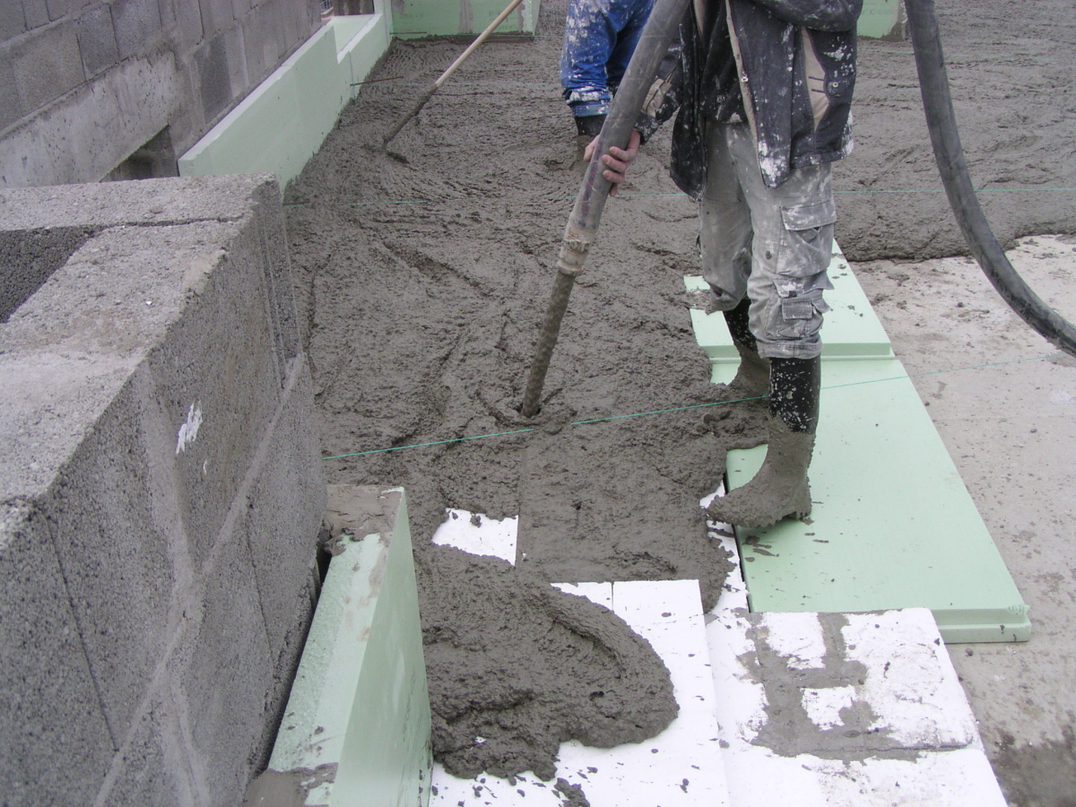 Kombinace tepelné izolace a cementové pěny PORIMENT pro omezení tvorby tepelných mostů