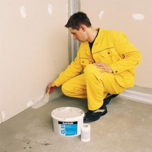 Nanesení utěsnění před aplikací těsnicího pásu