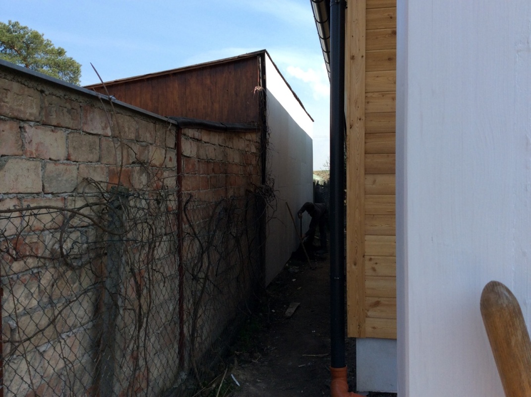 Obložení sousedícího objektu Obložení sousedícího objektu