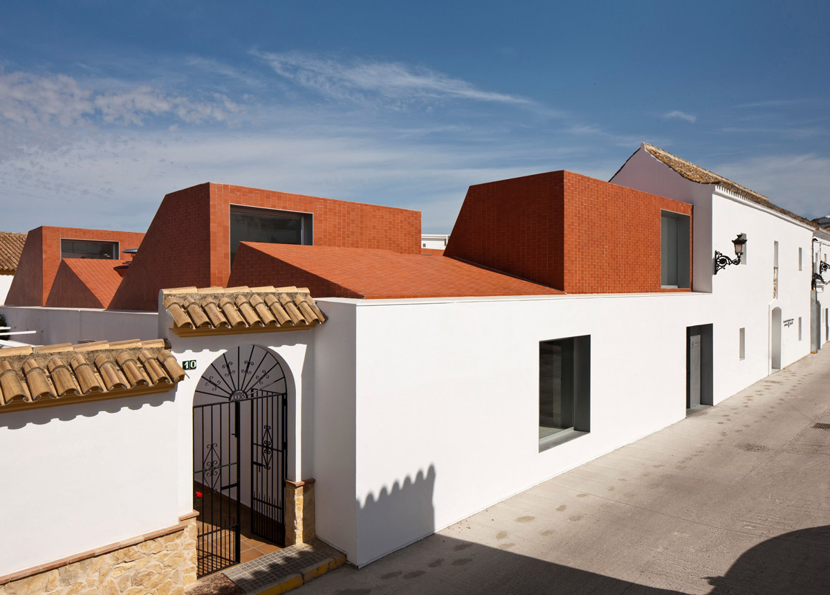 Obr. 5: Kuchařská škola v bývalých jatkách, Cádiz, Španělsko Obr. 5: Kuchařská škola v bývalých jatkách, Cádiz, Španělsko