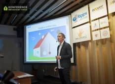 Karel Bulín z firmy Dörken vysvětluje, proč se dřevo na střeše nemá nemořit
