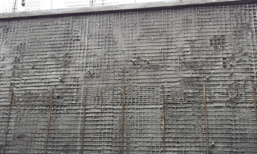 První vrstva stříkaného betonu