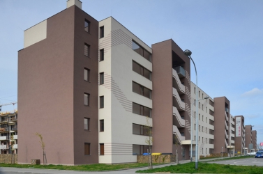 Příklad použití kontaktní fasády, bytový dům, Brno-Slatina