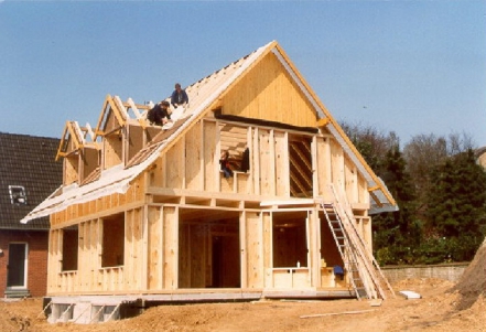 Obr. 17: Dům dřevěné rámové konstrukce s konstrukčními prvky Kerto-T
