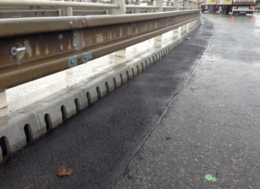 RONN Kerb – obrubníkové odvodnění vozovek a mostů s nulovým spádem