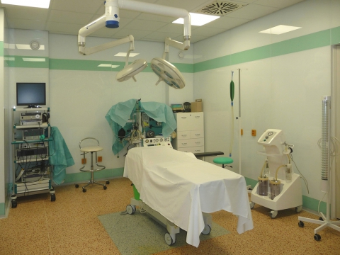 První operační sál na Slovensku s antibakteriálním sklem
