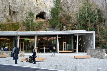 Vstupní budova areálu Punkevních jeskyní 