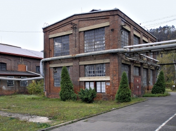 Původní stav jedné z budov uhelného mlýna