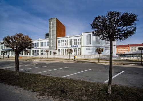 Centrum celoživotního vzdělávání a městská knihovna v novém