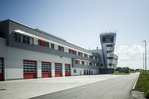 Obr. 11: Řídicí věž letiště Ostrava