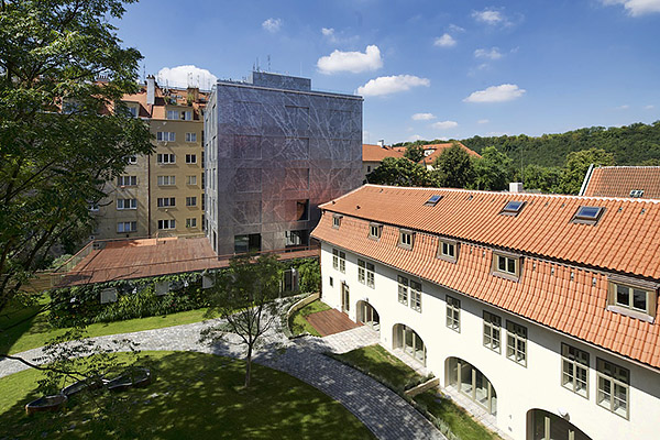 Historizující střešní okna Solara KLASIK na Obecním domě v Praze