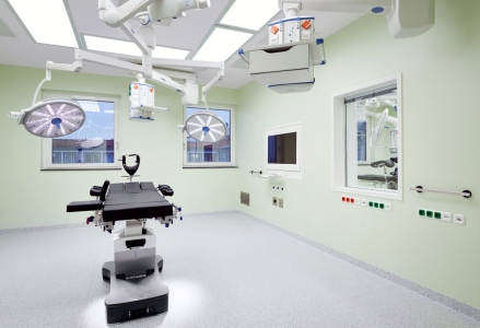 Klinika v Leverkusenu – ukázka realizace antistatické podlahy
