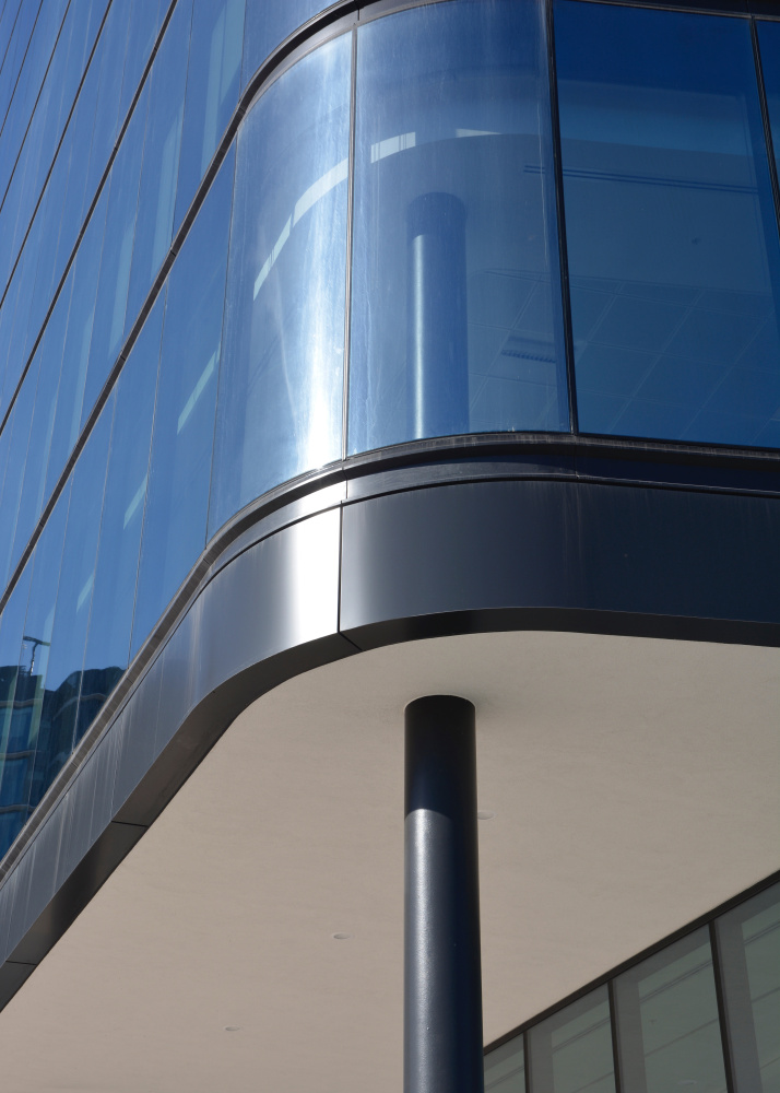101 Embankment – oblé rohy skleněné fasády