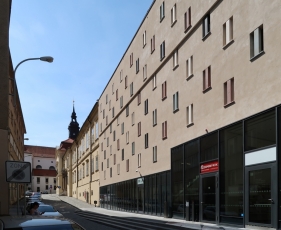 Garáže v centru Brna (Architekti Hrůša & spol)