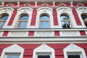 Dům v Českých Budějovicích zdobí dlouhovousá omítka ActivCem