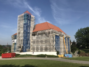 Opravy renesančního zámku ve Staré Vsi nad Ondřejnicí s použitím tašek Bramac