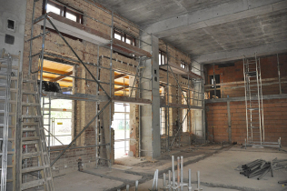 Pohled do sálu po provedení ŽB konstrukcí
