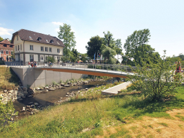 Obr. 1: Příklad spřaženého dřevobetonového mostu, lávka ve Švábském Gmündu, navržená firmou SCHAFFITZEL + MIEBACH Faszination Brücken GmbH