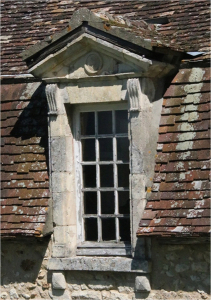 Renesanční okno a jeho osazení do krytiny