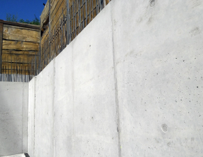 Obvodové suteréní stěny bílé vany z betonu Permacrete