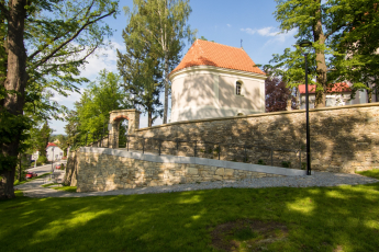 Park u kostela Nanebevzetí Panny Marie v Ústí nad Orlicí, foto archiv města Ústí nad Orlicí