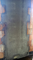 Obr. 3: Železobetonový pilíř s bedněním z keramických bloků Porotherm 50 W.i Plan a Porotherm 32 W.i Plan (rakouská obdoba řady Porotherm T Profi) před betonáží a po ní