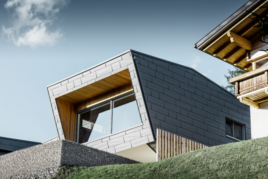 Haus K. v Dölsachu s aluminiovými fasádami a střechami