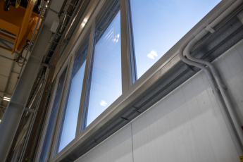 Uplatnění oken GENEO u výrobní haly v pasivním standardu