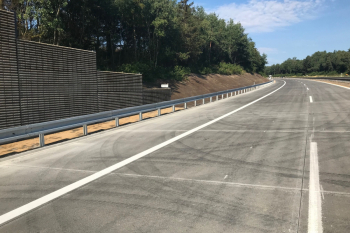 Výhradně po novém betonovém povrchu pojedou řidiči na D1 mezi Humpolcem a Větrným Jeníkovem