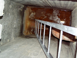 Obr. 2: Výtahová šachta s neustále stojící hladinou podzemní vody
