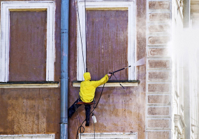 Obr. 5: Zkoušení vodotěsnosti zabudovaných oken