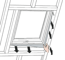 Obr. 4–8: Parotěsná fólie, která má brzdit pronikání vlhkosti a vodních par z interiéru do střešního pláště, musí být důsledně napojena na okenní rám