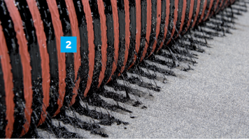 Pásy s THERM systémem jsou na povrchu opatřeny pruhy z vysoce modifikovaného asfaltu s vynikající přilnavostí k podkladu