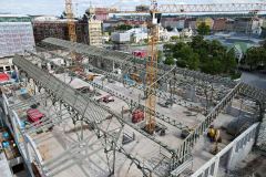 Nová ocelová konstrukce levého křídla v průběhu výstavby (foto: archiv SGL Projekt)