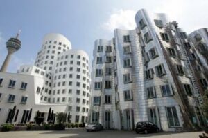 Výrobky Thomsit v kancelářích v Gehryho budově v Düsseldorfu