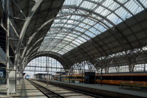 Hlavní nádraží v Praze se pyšní novými světlíky z bezpečnostních skel AGC