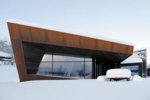 Rezidence Black Lodge – velké prosklené plochy i v horském prostředí díky produktům Schüco