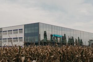 Nová průmyslová hala koncernu Muehlbauer v Nitře využívá k vytápění, chlazení a ohřevu vody systém NIBE