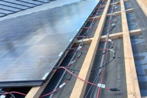 Designové solární střešní tašky Generon ukazují budoucnost našich střech