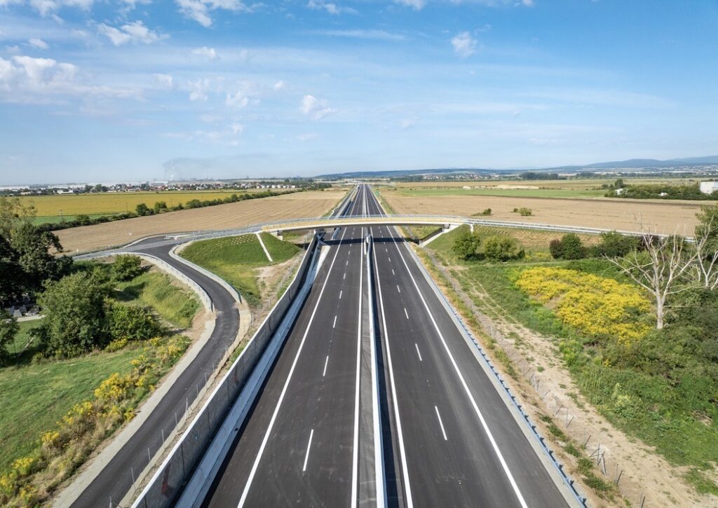 MATERIÁLY PRO STAVBU