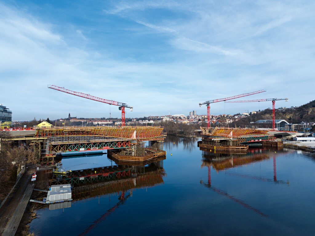 MATERIÁLY PRO STAVBU