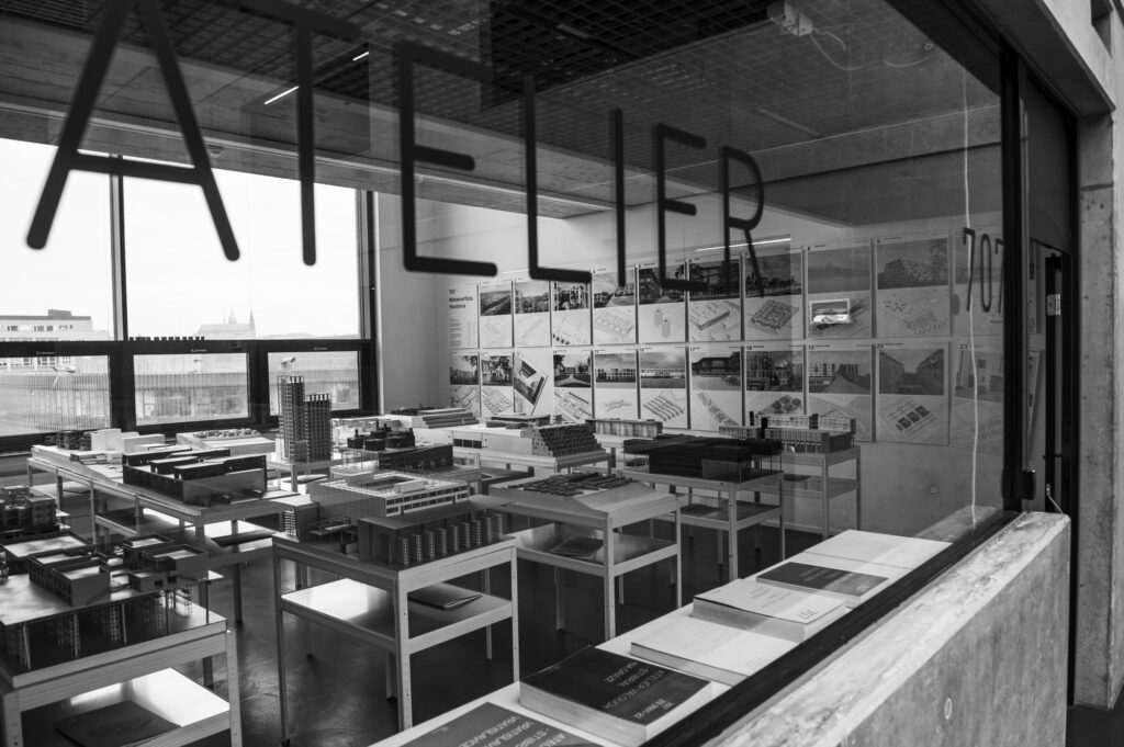 MATERIÁLY PRO STAVBU