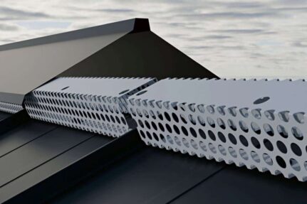 Vylepšený držák hřebenáče pro krytiny SATJAM Rapid