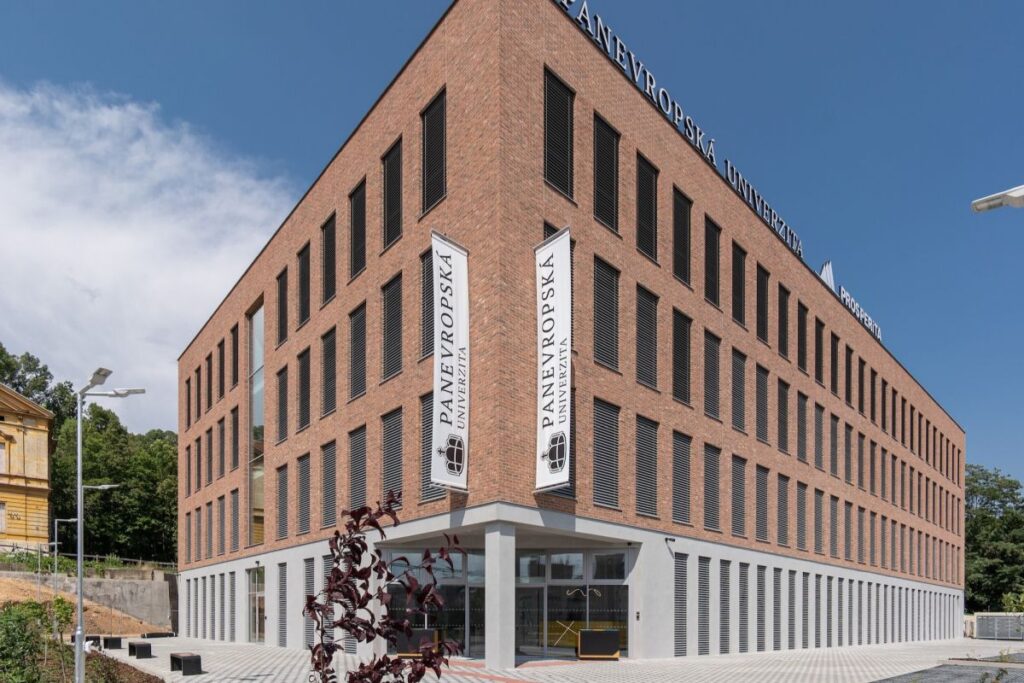 MATERIÁLY PRO STAVBU