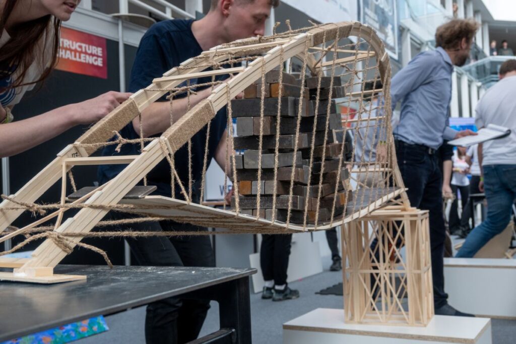 MATERIÁLY PRO STAVBU