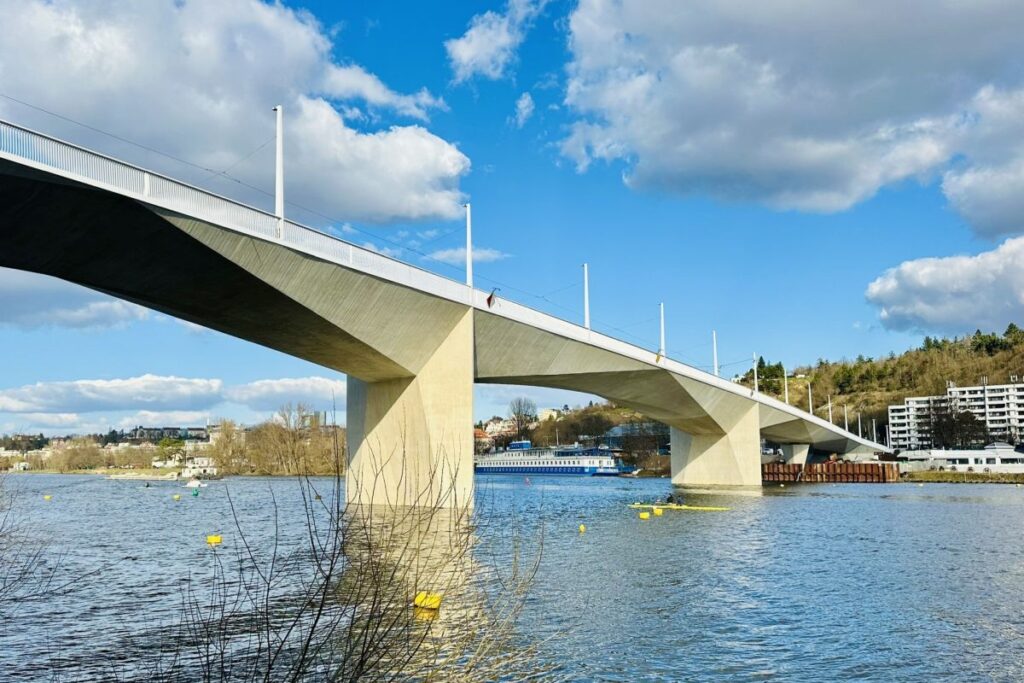 MATERIÁLY PRO STAVBU