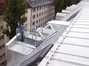 Střešní dveře Solara OPEN – materiálové provedení ladíme se zbytkem střechy