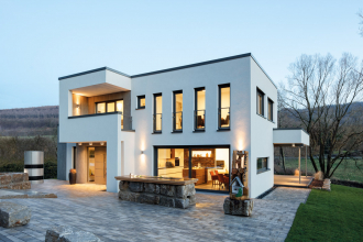 Nový posuvně-zdvižný systém Schüco LivIngSlide propojí interiér s domu s venkovní terasou